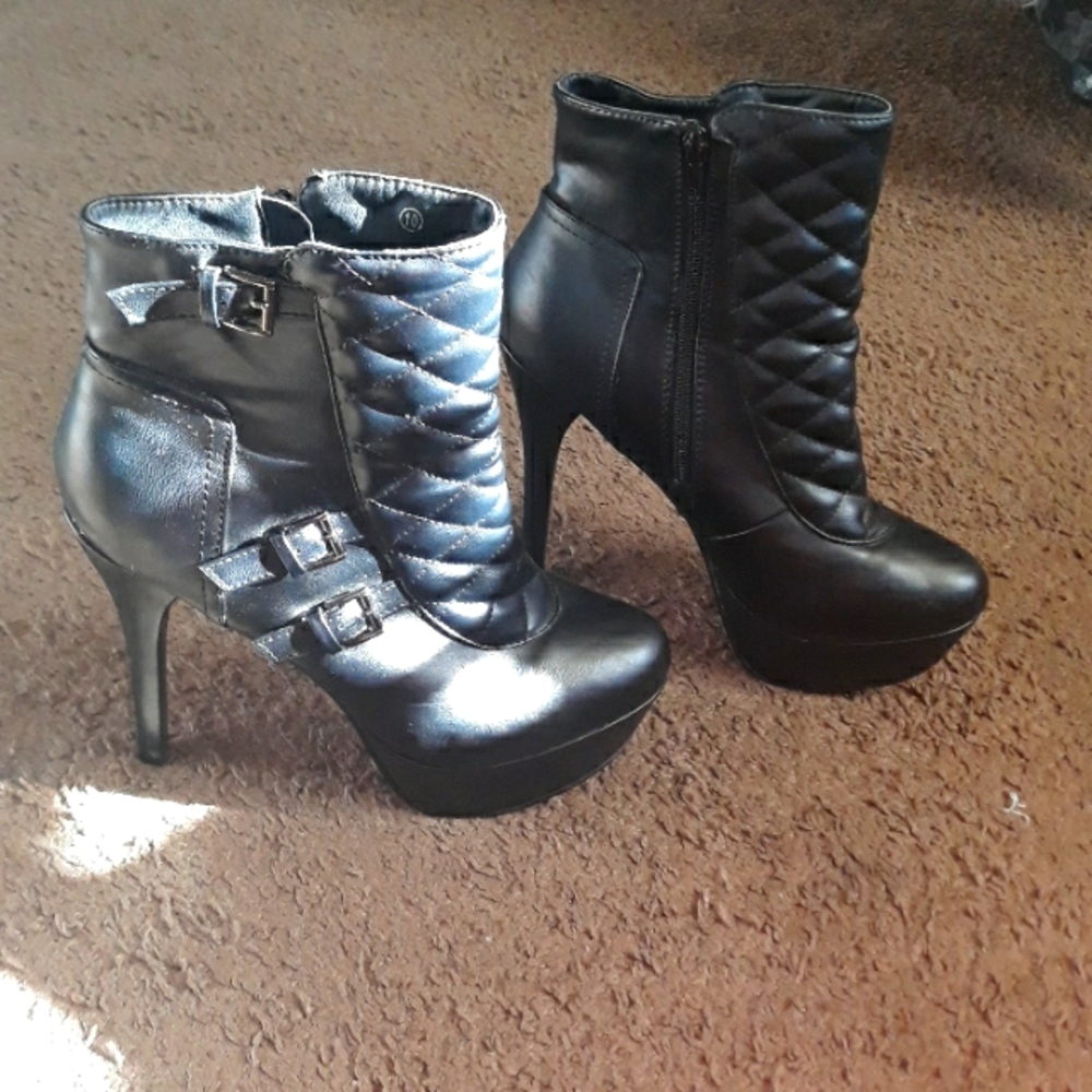 All black booties with three buckles(for show)